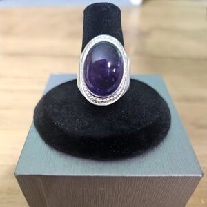 22. 925 Sterling Silver Amethyst Ring.